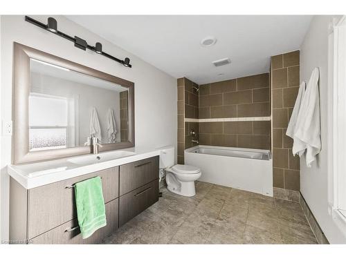 4692 Gilmore Road, Stevensville, ON - Indoor Photo Showing Bathroom