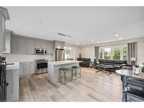 4692 Gilmore Road, Stevensville, ON - Indoor Photo Showing Kitchen