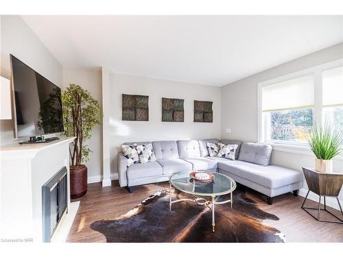 364 Oxford Avenue, Crystal Beach, ON - Indoor Photo Showing Living Room With Fireplace