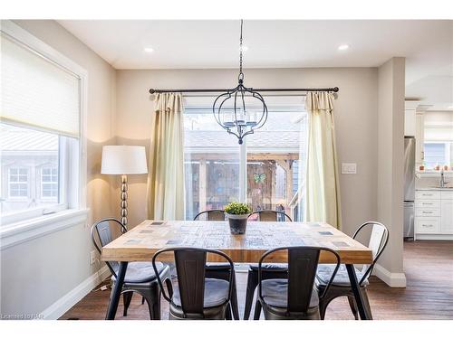 364 Oxford Avenue, Crystal Beach, ON - Indoor Photo Showing Dining Room