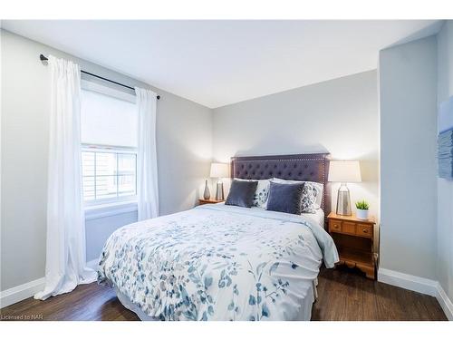 364 Oxford Avenue, Crystal Beach, ON - Indoor Photo Showing Bedroom