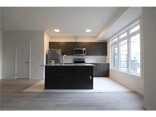 12 Sidney Rose Common, St. Catharines, ON - Indoor Photo Showing Kitchen