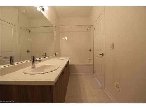 12 Sidney Rose Common, St. Catharines, ON - Indoor Photo Showing Bathroom