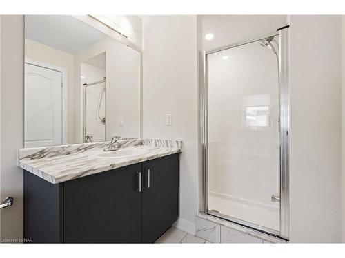 95 Keelson Street, Welland, ON - Indoor Photo Showing Bathroom