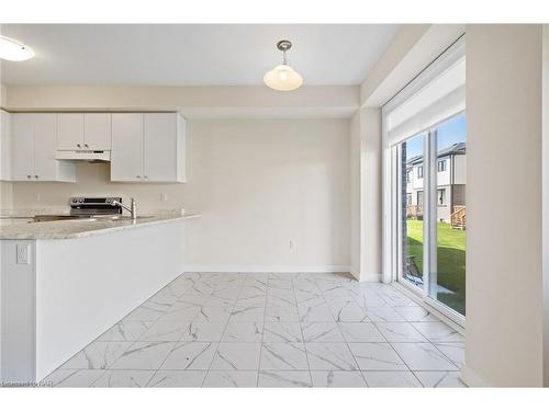 95 Keelson Street, Welland, ON - Indoor Photo Showing Kitchen