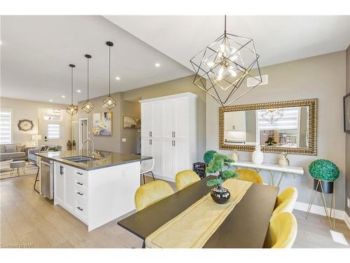 3585 Canfield Crescent, Stevensville, ON - Indoor Photo Showing Dining Room