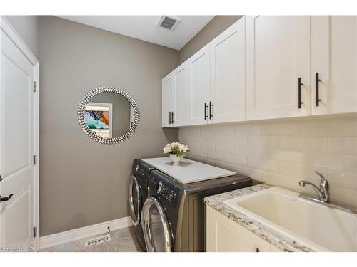 3585 Canfield Crescent, Stevensville, ON - Indoor Photo Showing Laundry Room