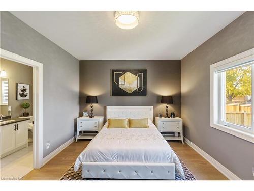 3585 Canfield Crescent, Stevensville, ON - Indoor Photo Showing Bedroom