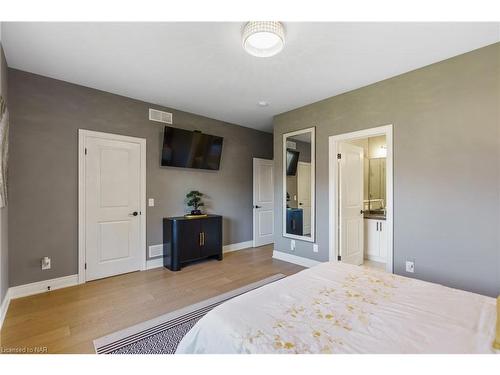 3585 Canfield Crescent, Stevensville, ON - Indoor Photo Showing Bedroom