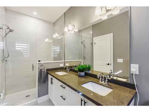 3585 Canfield Crescent, Stevensville, ON - Indoor Photo Showing Bathroom