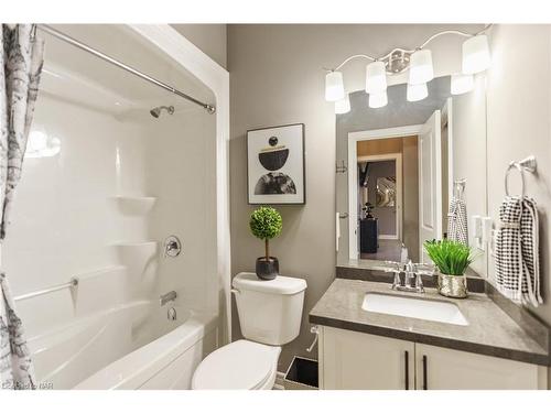 3585 Canfield Crescent, Stevensville, ON - Indoor Photo Showing Bathroom