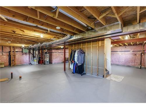 3585 Canfield Crescent, Stevensville, ON - Indoor Photo Showing Basement