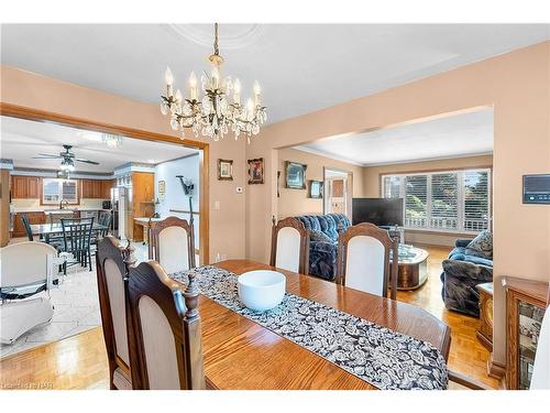 7737 Mount Carmel Boulevard, Niagara Falls, ON - Indoor Photo Showing Dining Room