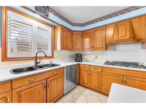 7737 Mount Carmel Boulevard, Niagara Falls, ON - Indoor Photo Showing Kitchen With Double Sink