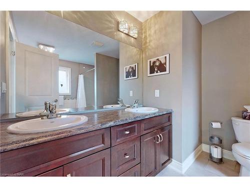 56 Calista Drive, Welland, ON - Indoor Photo Showing Bathroom