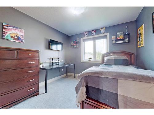 56 Calista Drive, Welland, ON - Indoor Photo Showing Bedroom