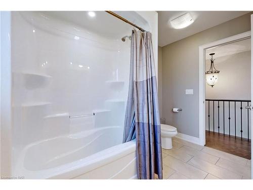 56 Calista Drive, Welland, ON - Indoor Photo Showing Bathroom