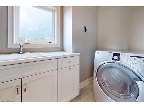 56 Calista Drive, Welland, ON - Indoor Photo Showing Laundry Room