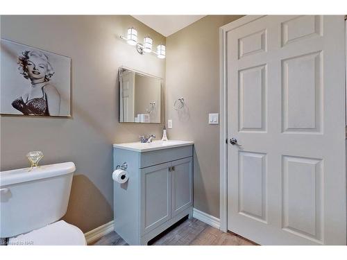 56 Calista Drive, Welland, ON - Indoor Photo Showing Bathroom