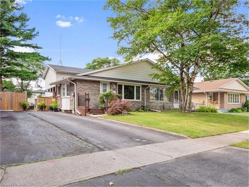 6772 Wilinger Street, Niagara Falls, ON - Outdoor With Facade