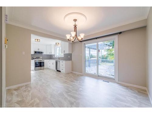 415 Line 1 Road, Niagara-On-The-Lake, ON - Indoor Photo Showing Kitchen