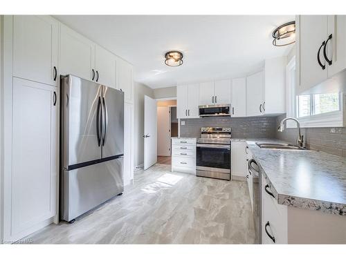 415 Line 1 Road, Niagara-On-The-Lake, ON - Indoor Photo Showing Kitchen With Stainless Steel Kitchen With Double Sink