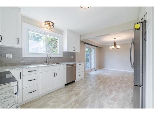 415 Line 1 Road, Niagara-On-The-Lake, ON - Indoor Photo Showing Kitchen