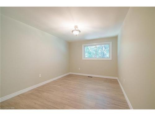 415 Line 1 Road, Niagara-On-The-Lake, ON - Indoor Photo Showing Other Room