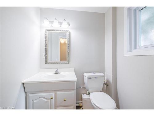 415 Line 1 Road, Niagara-On-The-Lake, ON - Indoor Photo Showing Bathroom