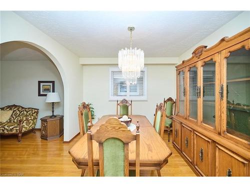 27 Quinn Avenue, Hamilton, ON - Indoor Photo Showing Dining Room