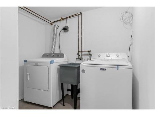 Lower-68 1/2 Pine Street S, Thorold, ON - Indoor Photo Showing Laundry Room