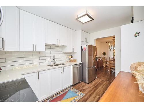 106-189 Dorchester Boulevard, St. Catharines, ON - Indoor Photo Showing Kitchen With Double Sink