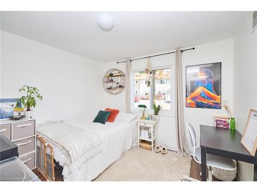 106-189 Dorchester Boulevard, St. Catharines, ON - Indoor Photo Showing Bedroom