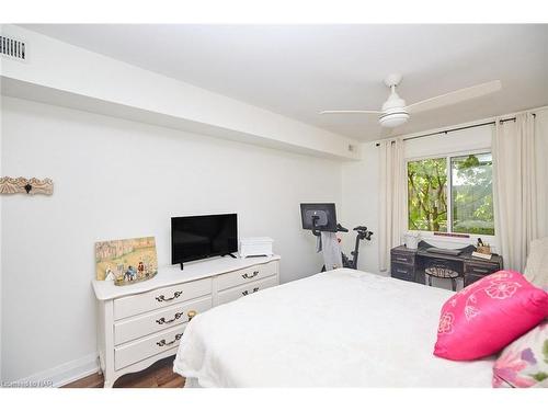 106-189 Dorchester Boulevard, St. Catharines, ON - Indoor Photo Showing Bedroom