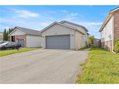 7717 Ascot Circle, Niagara Falls, ON - Outdoor