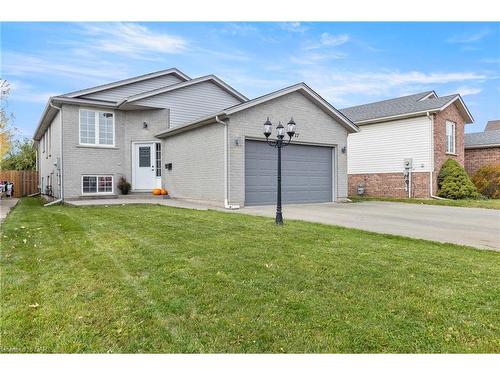 7717 Ascot Circle, Niagara Falls, ON - Outdoor