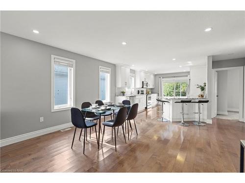 7717 Ascot Circle, Niagara Falls, ON - Indoor Photo Showing Dining Room