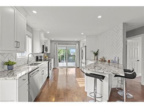 7717 Ascot Circle, Niagara Falls, ON - Indoor Photo Showing Kitchen With Double Sink With Upgraded Kitchen