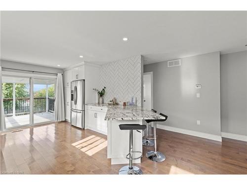 7717 Ascot Circle, Niagara Falls, ON - Indoor Photo Showing Kitchen