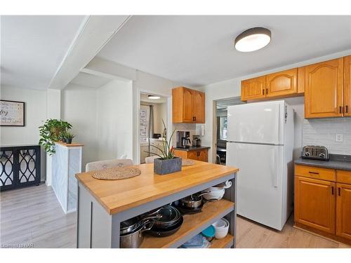 6317 Ash Street, Niagara Falls, ON - Indoor Photo Showing Kitchen