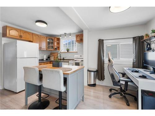 6317 Ash Street, Niagara Falls, ON - Indoor Photo Showing Kitchen