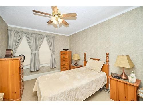 235 Phipps Street, Fort Erie, ON - Indoor Photo Showing Bedroom