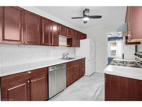 26 Doncaster Boulevard, St. Catharines, ON - Indoor Photo Showing Kitchen