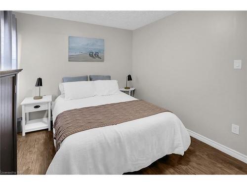 26 Doncaster Boulevard, St. Catharines, ON - Indoor Photo Showing Bedroom