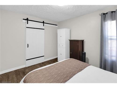 26 Doncaster Boulevard, St. Catharines, ON - Indoor Photo Showing Bedroom