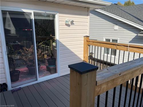 8138 Harvest Crescent, Niagara Falls, ON - Outdoor With Deck Patio Veranda With Exterior