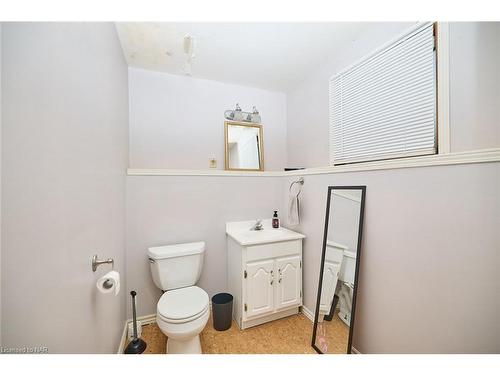 1463 Phillips Street, Fort Erie, ON - Indoor Photo Showing Bathroom