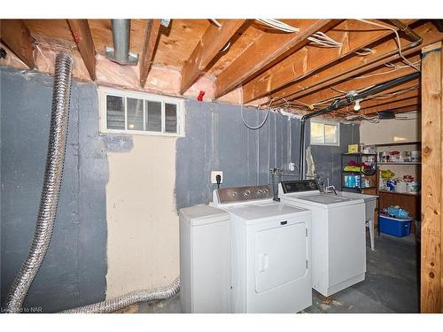 1463 Phillips Street, Fort Erie, ON - Indoor Photo Showing Laundry Room