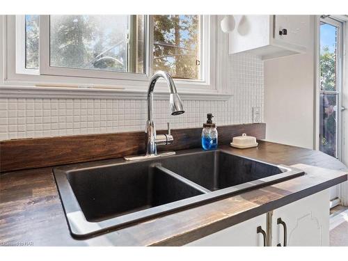 16 Hazelwood Avenue, Grimsby, ON - Indoor Photo Showing Kitchen With Double Sink