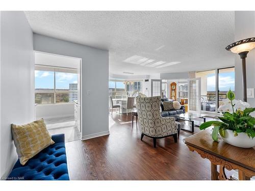 1008-3 Towering Heights Boulevard, St. Catharines, ON - Indoor Photo Showing Living Room